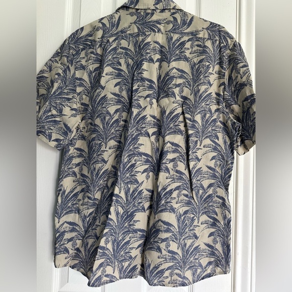 2022 Banana Republic Shirt Mens 100% Linen Palm Print SS Button Up - M Tan Blue - Picture 4 of 4
